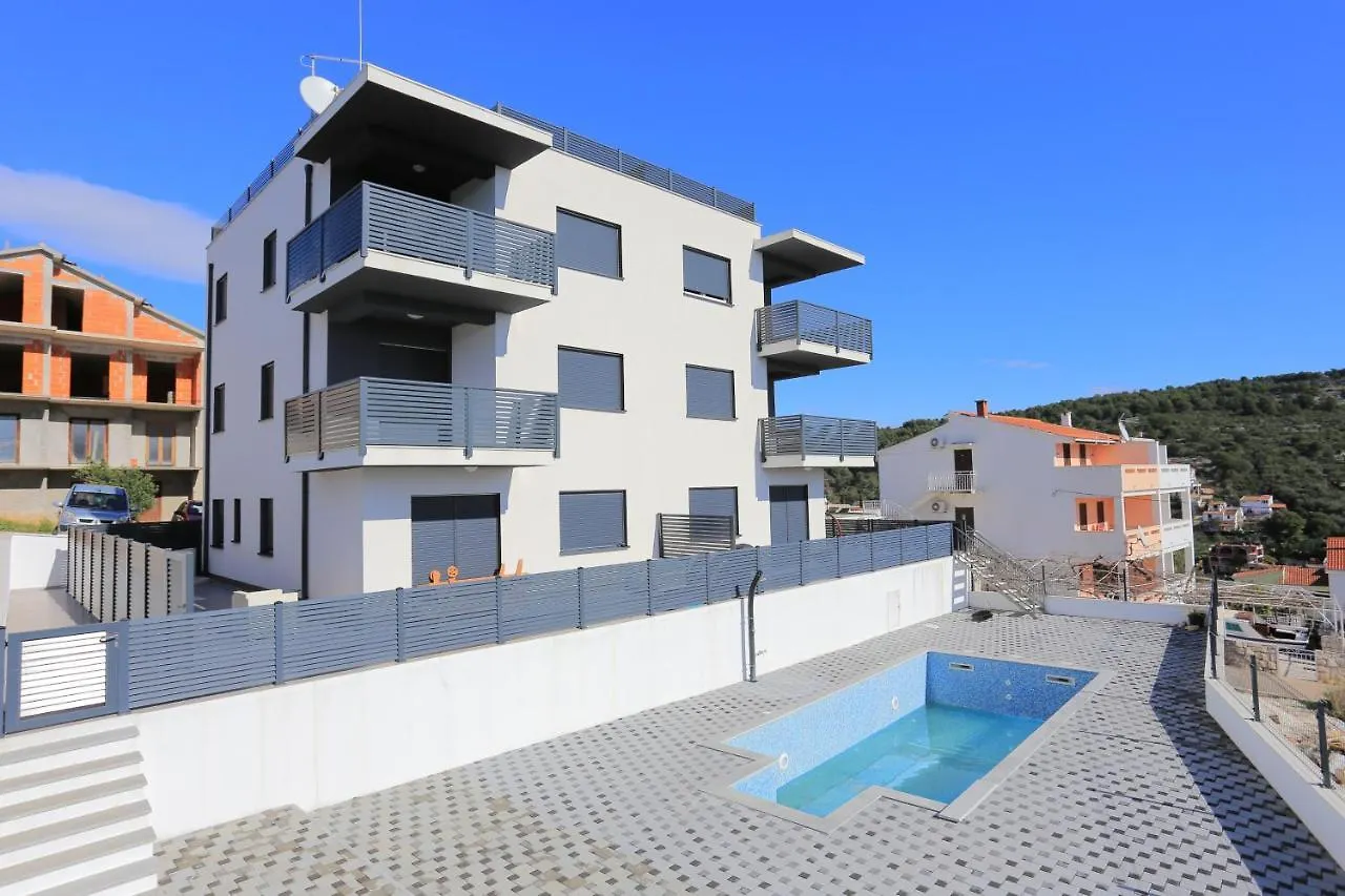 Family Friendly Apartments With A Swimming Pool Mavarstica, Ciovo - 18642 Trogir 0*,