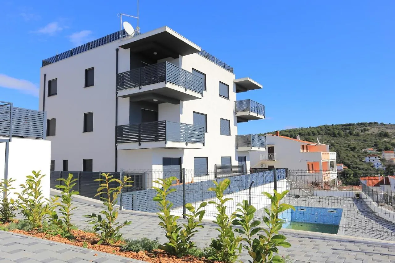 Family Friendly Apartments With A Swimming Pool Mavarstica, Ciovo - 18642 Trogir
